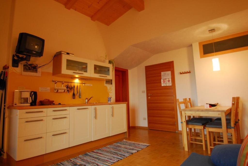 Residence Zirmer Castelrotto Pokoj fotografie