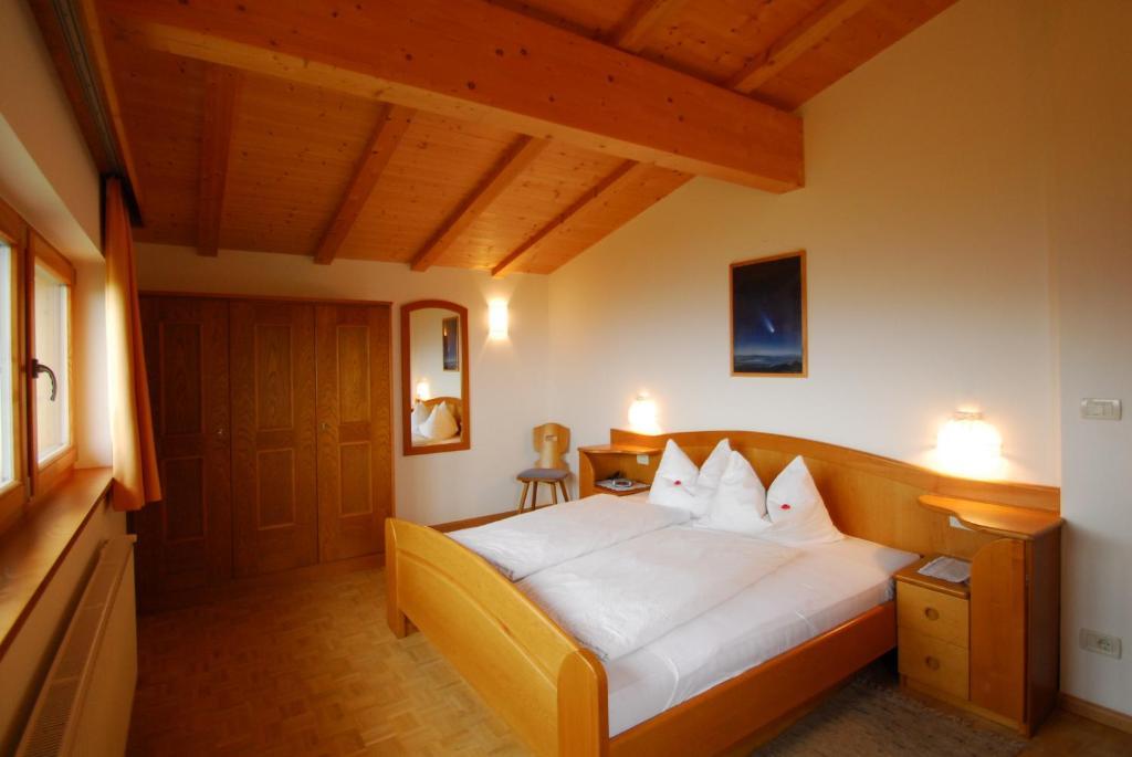 Residence Zirmer Castelrotto Pokoj fotografie