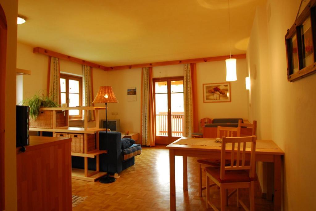 Residence Zirmer Castelrotto Pokoj fotografie